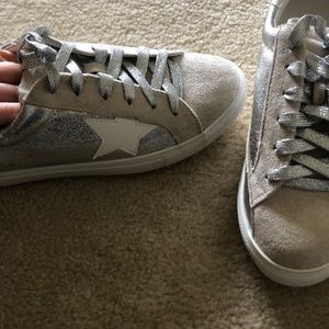 Silver/Star tennis shoes.Nature breeze. 8.5.New